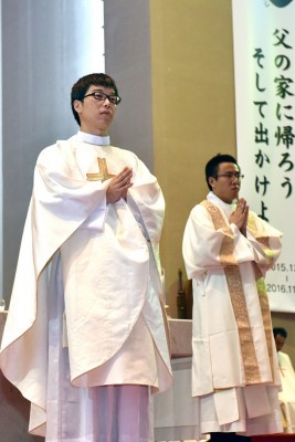 2016-03-13叙階式DSC_3013（教区HP掲載）