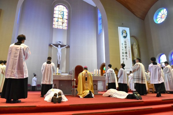 2016-03-13叙階式DSC_2917（教区HP掲載）